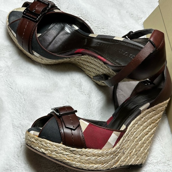Authentic Burberry Wedged Heels - Picture 5 of 16